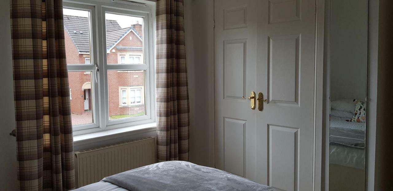 Home2Home Meadow Close East Kilbride Exterior photo